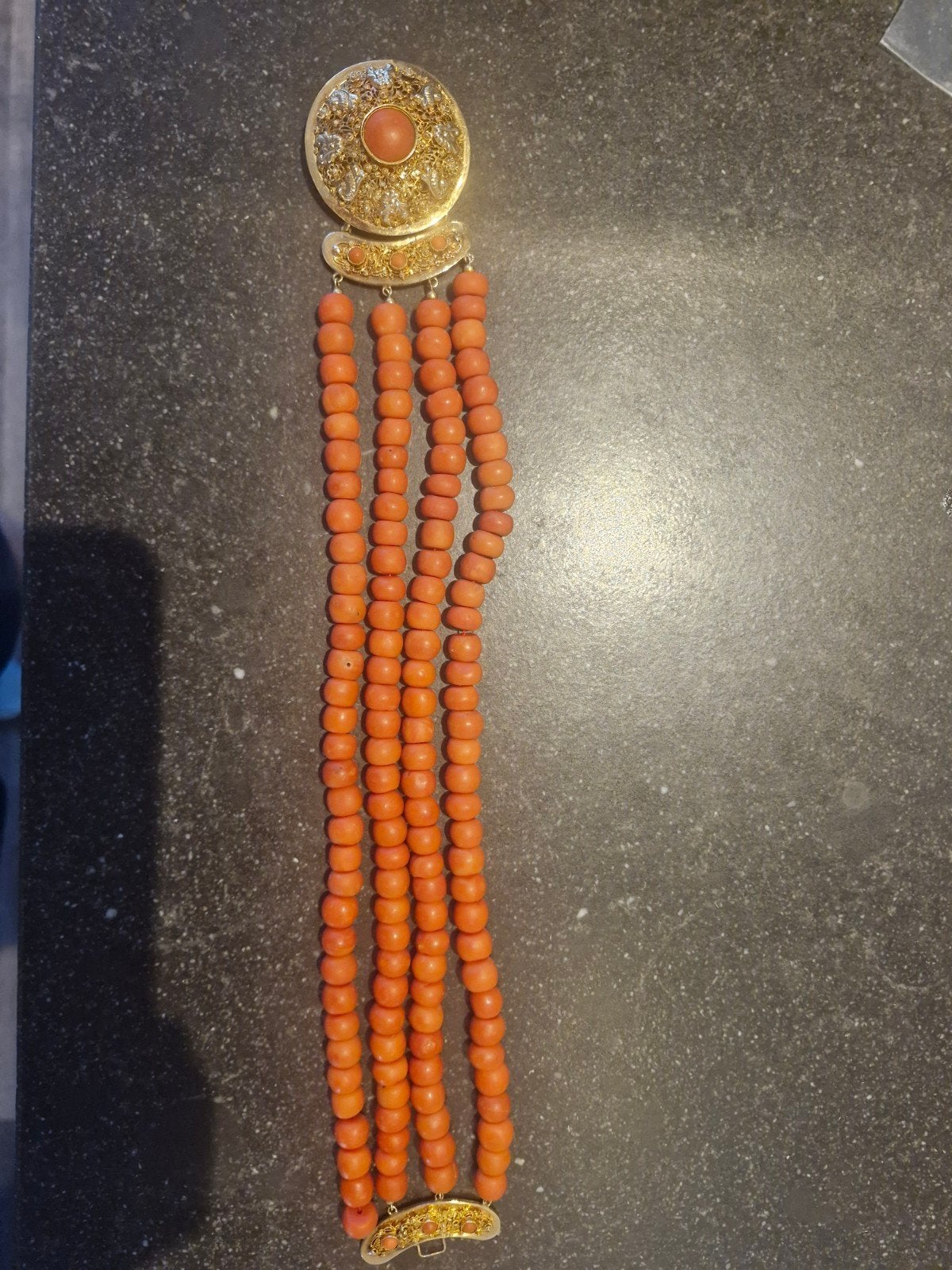 Prachtig bloedkoralen collier Axels klederdracht, Sieraden, Tassen en Uiterlijk, Antieke sieraden, Ophalen of Verzenden, Goud