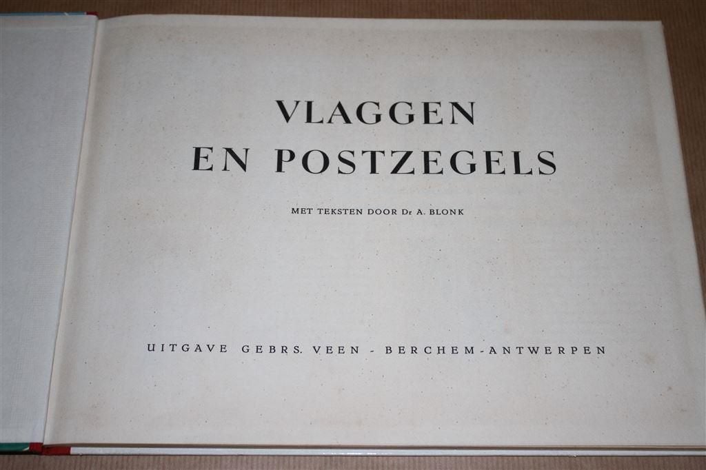 Vlaggen en postzegels. Compleet plaatjesalbum. 1955., Boeken, Ophalen of Verzenden, Gelezen