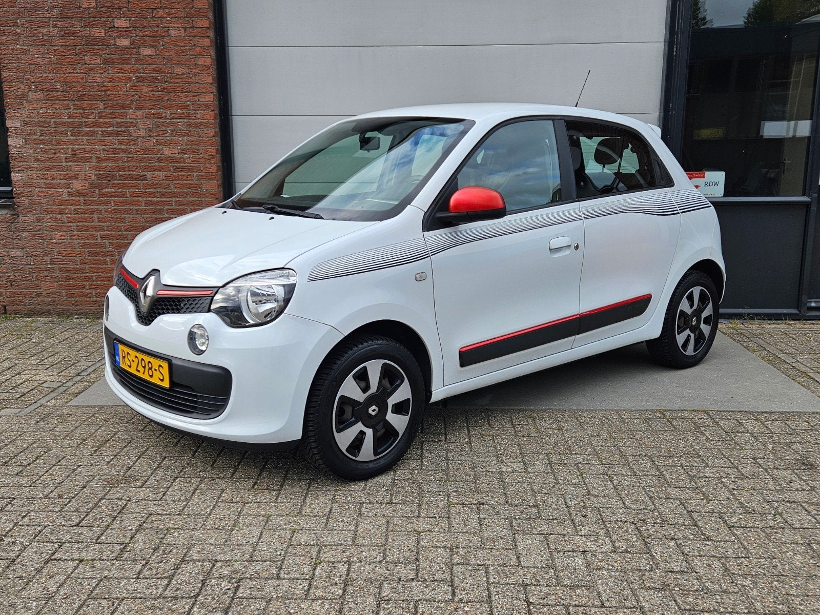 Renault Twingo 1.0 SCE 70 2018 NAP 76K NIEUWSTAAT, Auto's, Euro 6, 840 kg, 4 stoelen, Wit