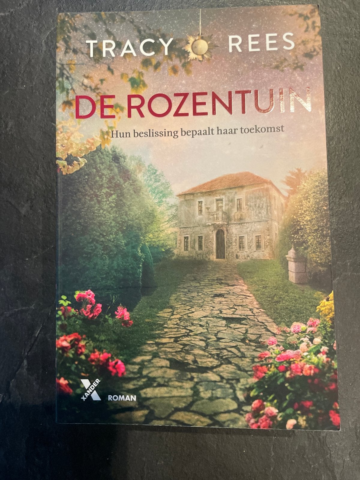De Rozentuin - Tracy Rees (Roman), Ophalen of Verzenden, Zo goed als nieuw, Europa overig