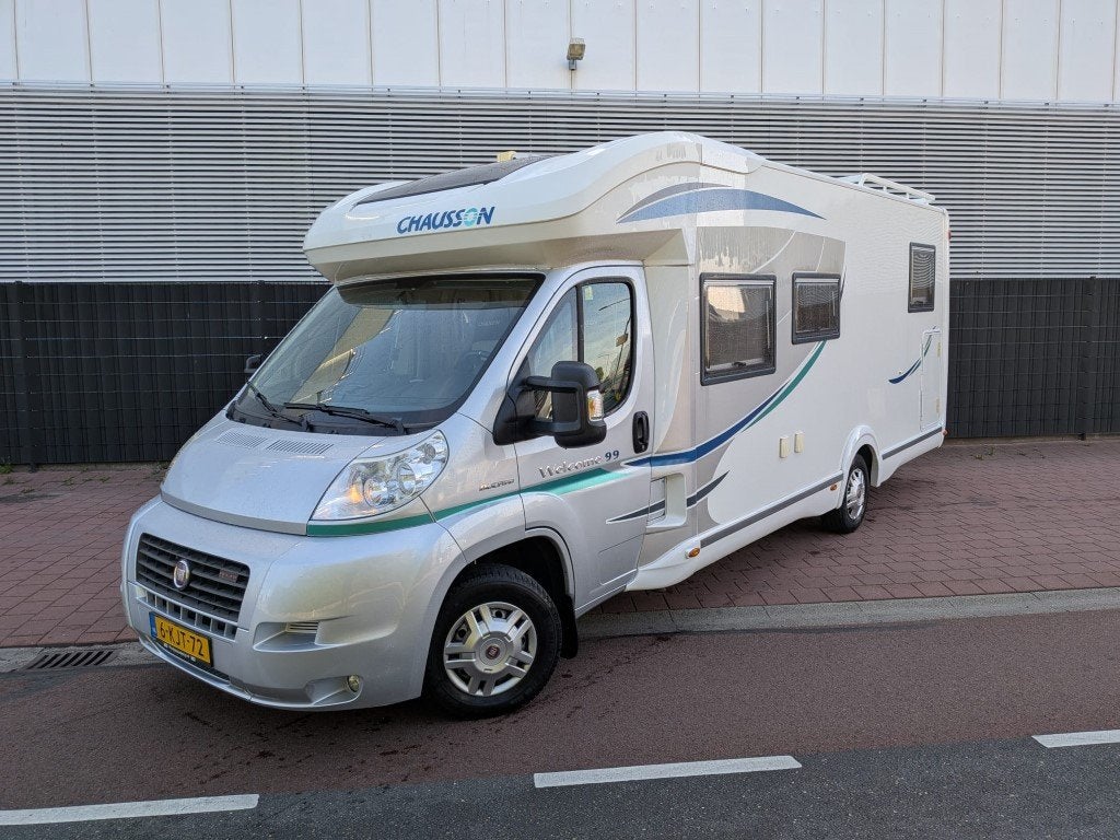 Chausson WELCOME 99 3.0 D Automaat Lengtebedden / Hefbed, Caravans en Kamperen, Automaat, Ringverwarming, Afzuigkap, 7 tot 8 meter