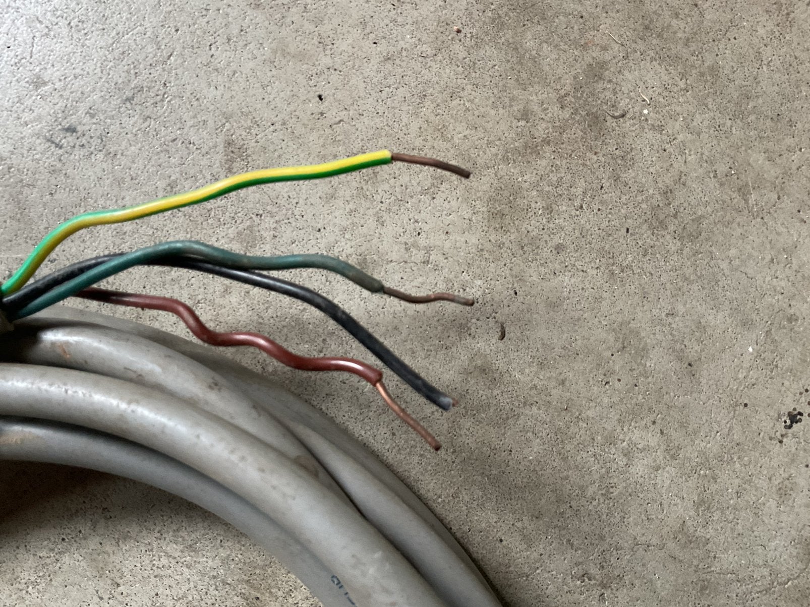 Vmvk kabel gebruikt 4 x2,5mm  5 meter lang €2,50, Doe-het-zelf en Verbouw, Ophalen, Gebruikt, Kabel of Snoer