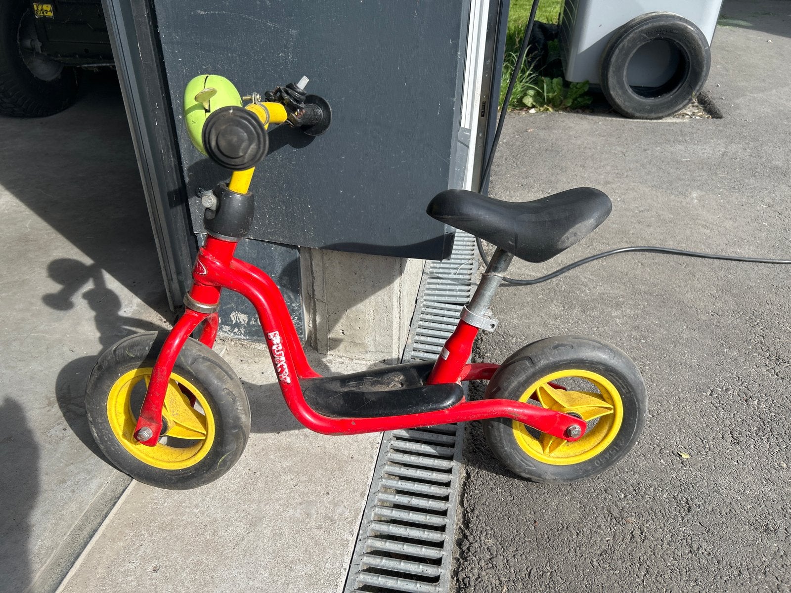 Puky loopfiets rood met gele wielen, Ophalen, Gebruikt, Minder dan 16 inch