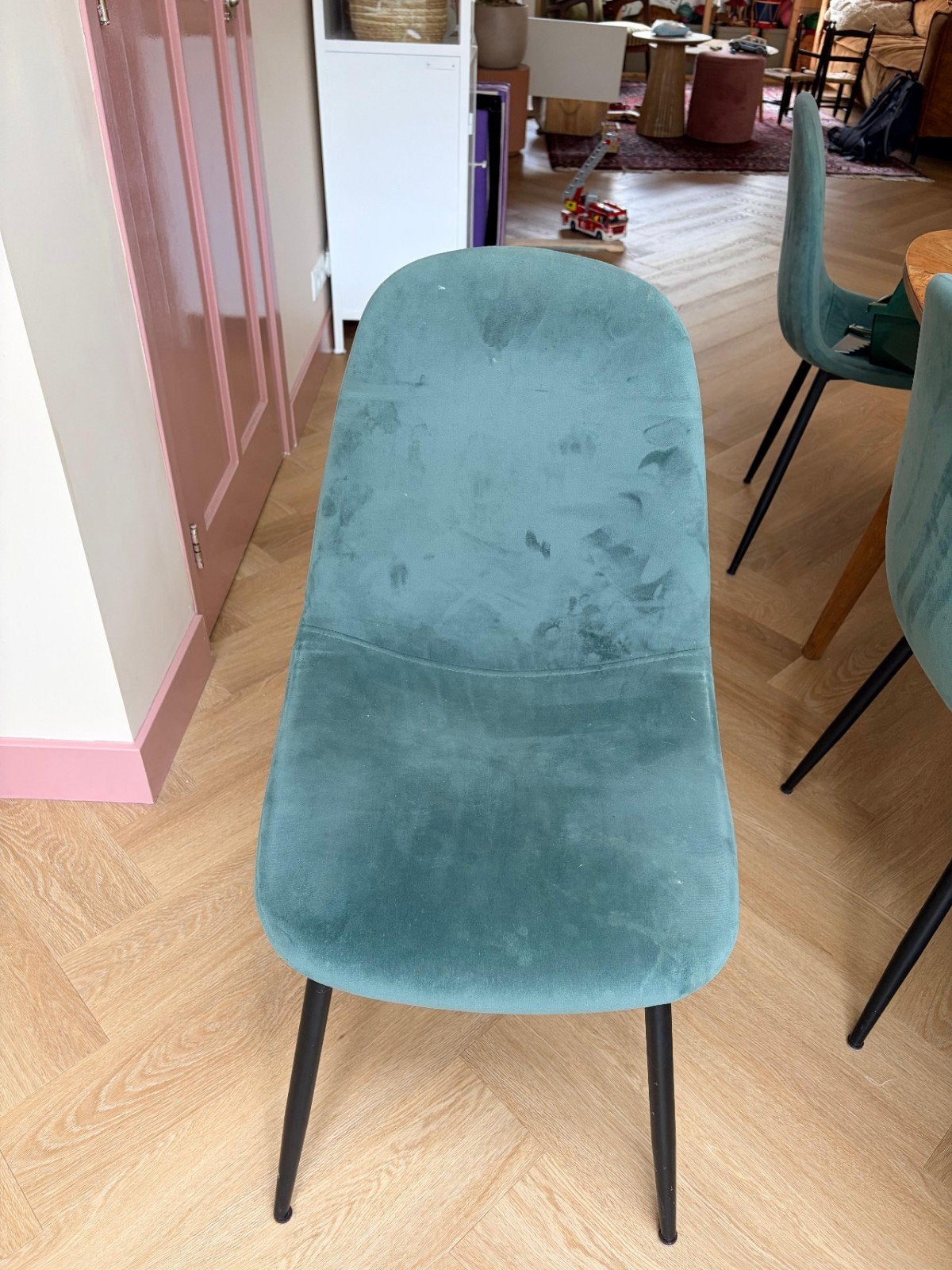 8 Groene velvet eetkamerstoelen met zwarte poten, Ophalen, Gebruikt, Overige kleuren, Metaal