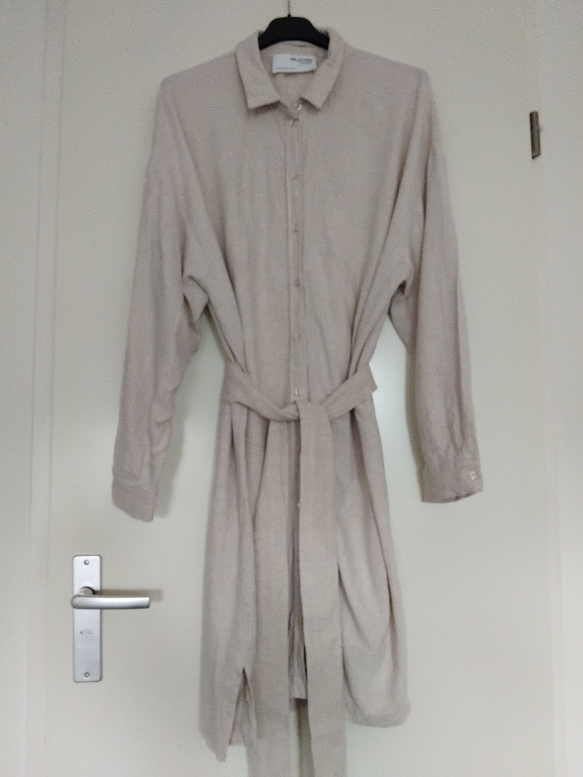 Selected Femme viscose linnen jurk maat 42, Kleding | Dames, Jurken, Beige, Nieuw, Ophalen of Verzenden, Knielengte