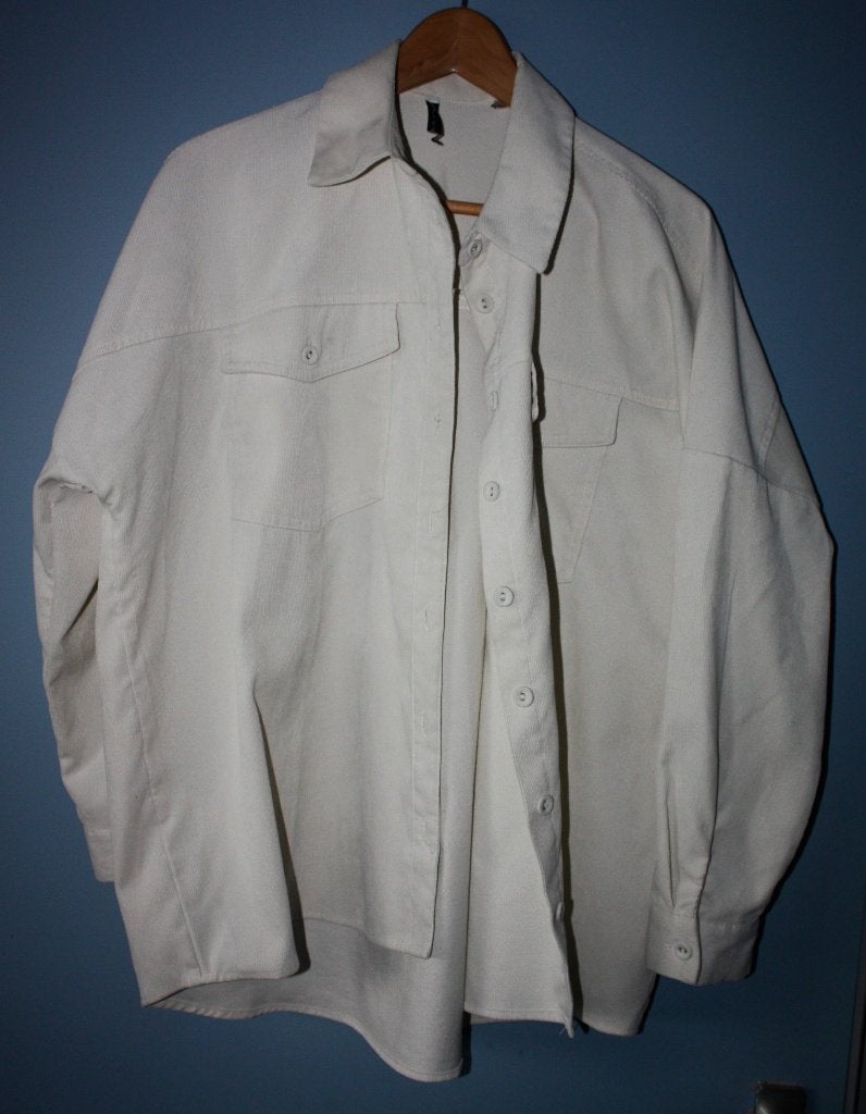 Nieuwe Stradivarius wit creme blouse mt 42-44, Kleding | Dames, Blouses en Tunieken, Wit, Maat 42/44 (L), Nieuw, Ophalen of Verzenden