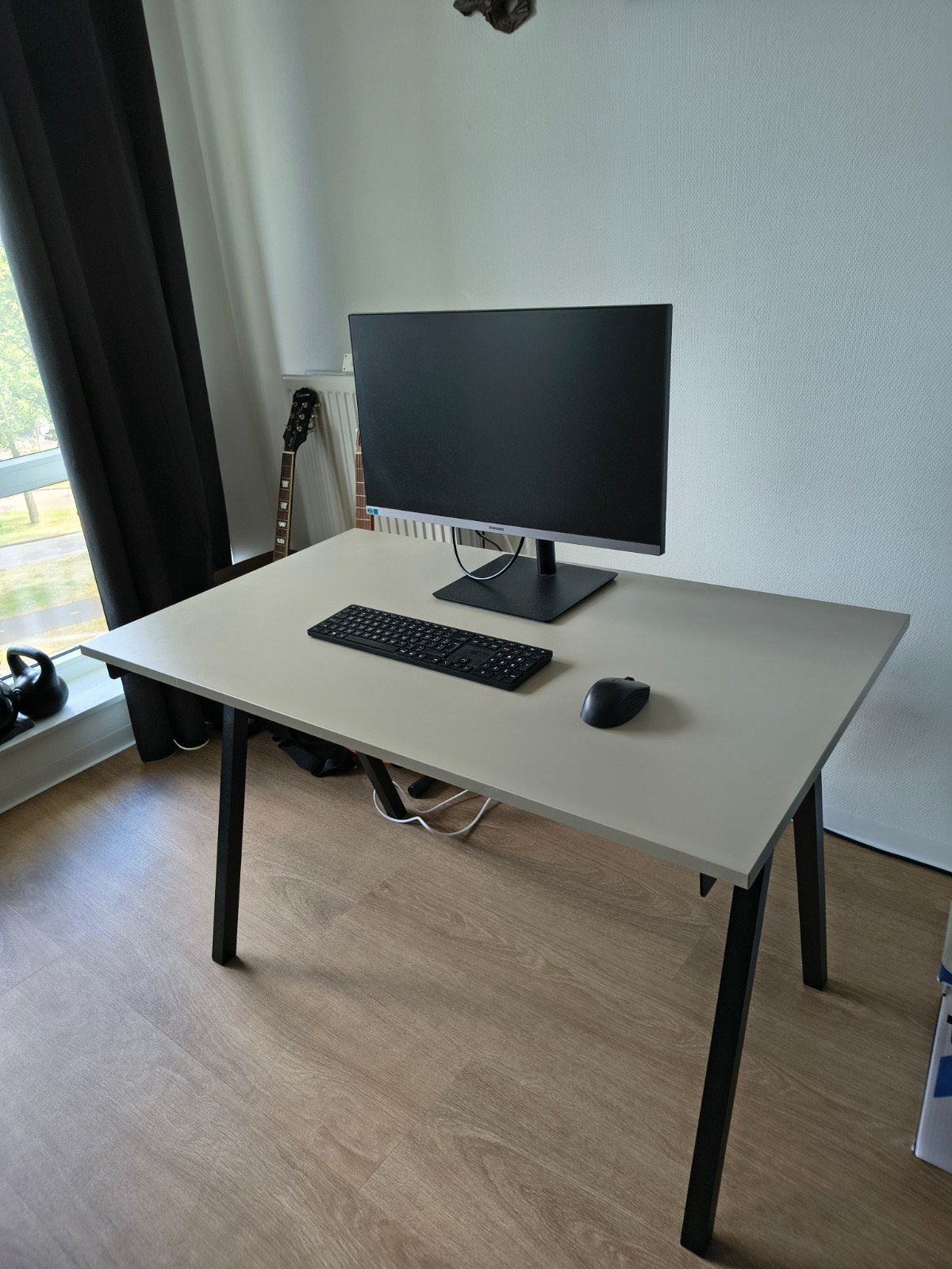 Ikea Trotten bureau 120x70 cm - Zo goed als nieuw, Huis en Inrichting, Ophalen