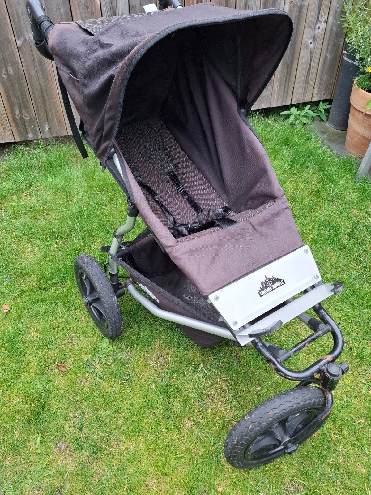 Mountain Buggy Urban Jungle kinderwagen met accessoires, Kinderen en Baby's, Gebruikt, Verstelbare duwstang, Ophalen, Kinderwagen
