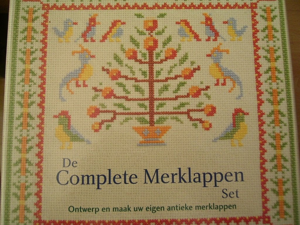 NIEUW, De Complete Merklappen Set - Alison Jenkins. Ook DMC, Ophalen of Verzenden, Nieuw, Handborduren, Borduurpakket