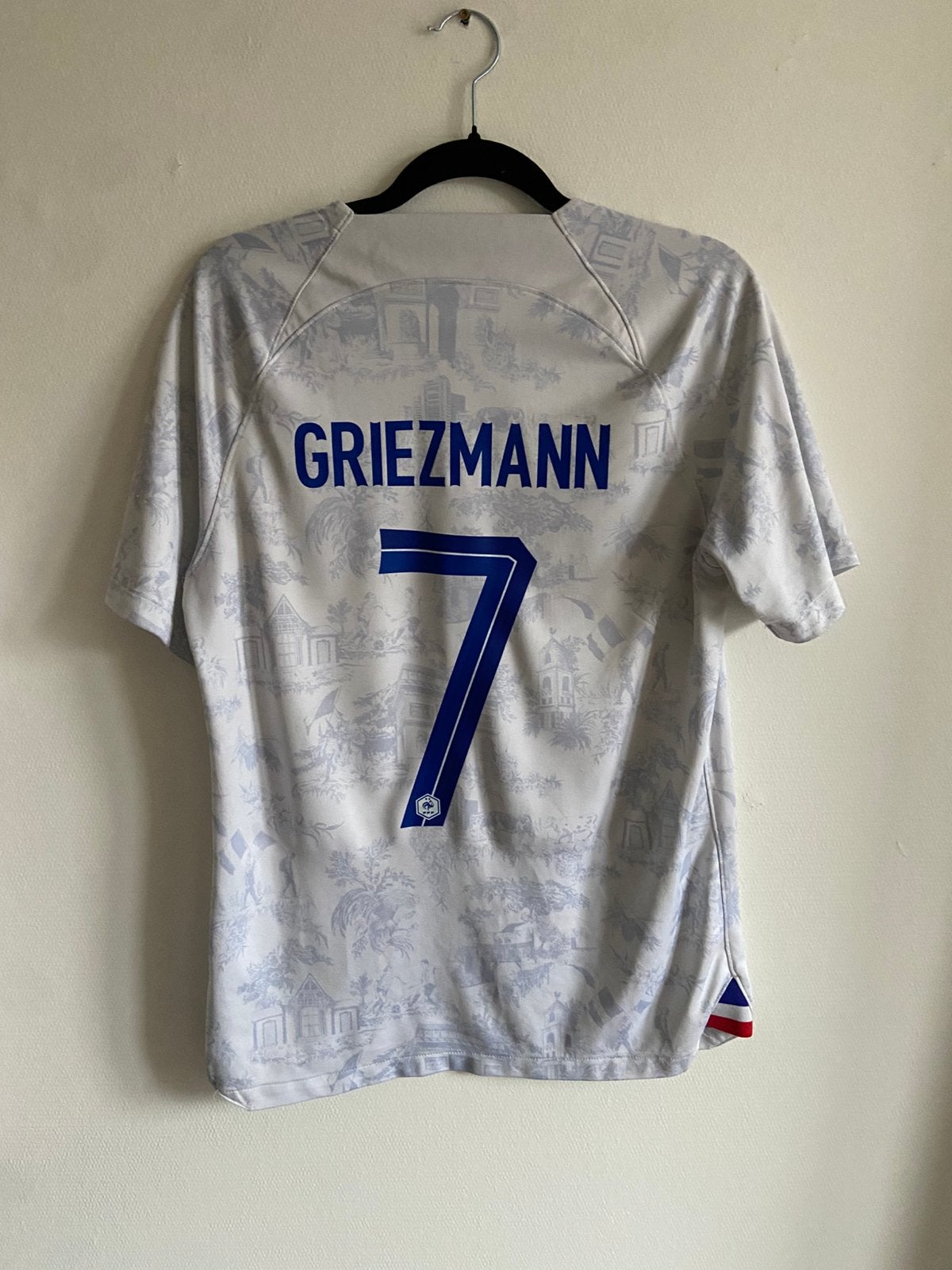 Origineel Frankrijk 2022 Griezmann M, Maat M, Ophalen of Verzenden, Zo goed als nieuw, Shirt