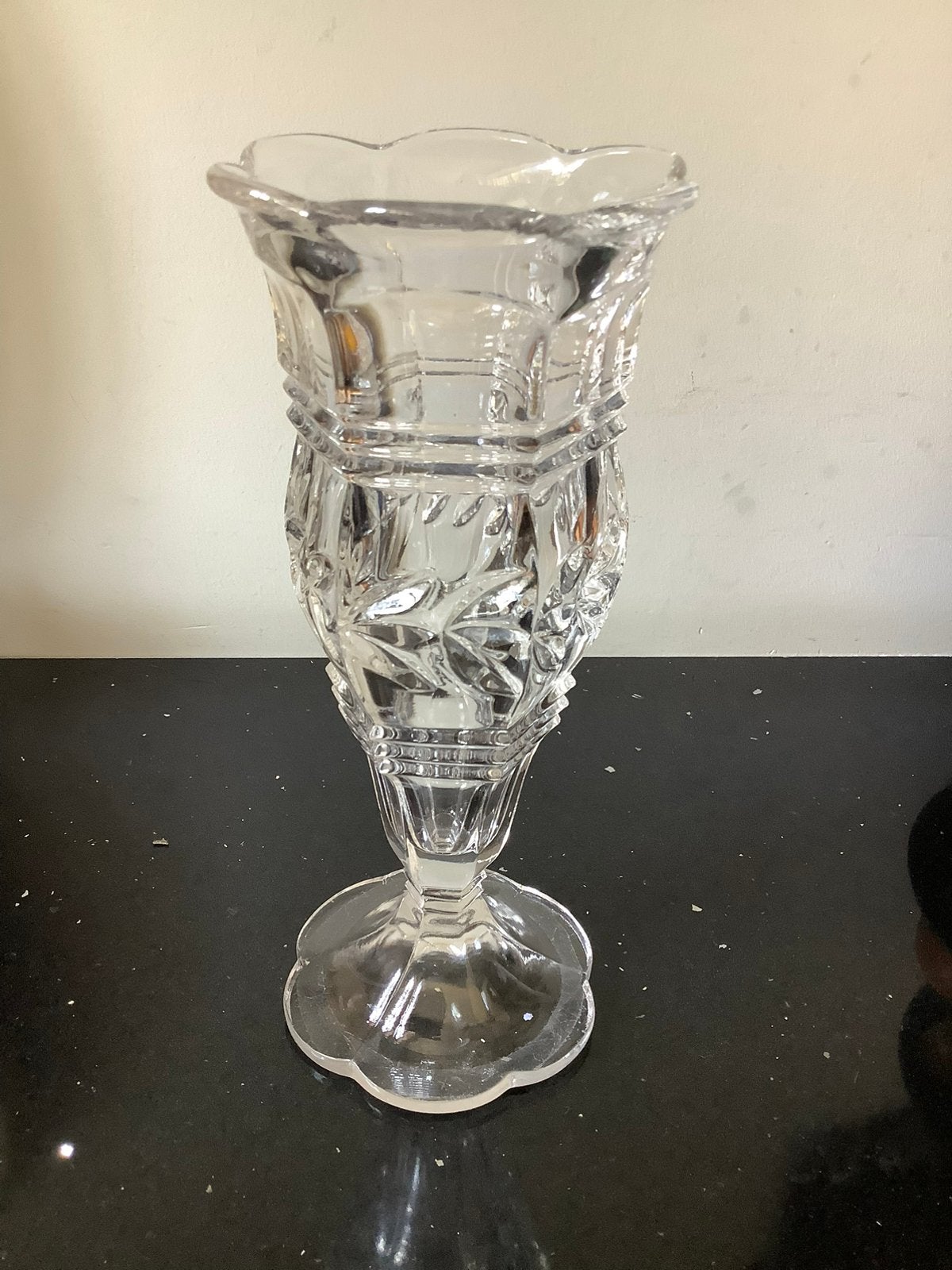 Brocante vaas geperst glas, Antiek en Kunst, Curiosa en Brocante, Ophalen of Verzenden