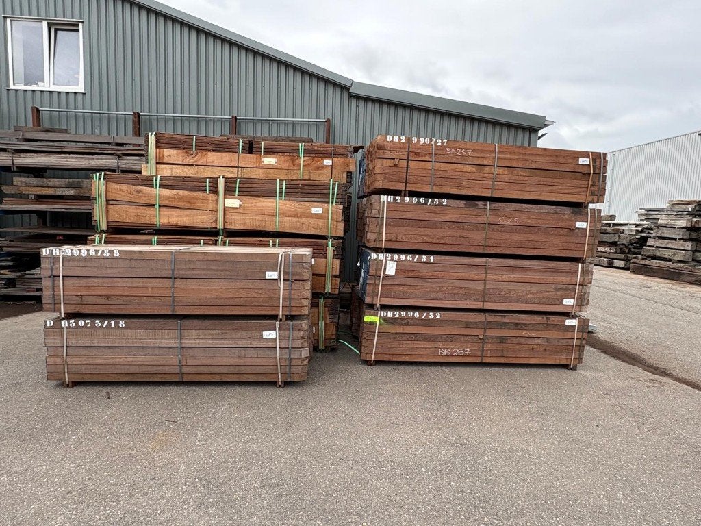 NIEUW | Azobé puntpalen 80x80 | Vanaf €29,50, Doe-het-zelf en Verbouw, Ophalen, Overige typen, Nieuw, 250 tot 300 cm
