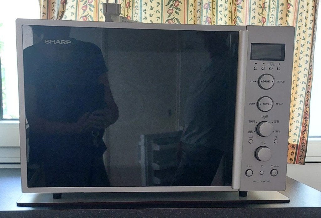 Sharp Combi magnetron met speciale ceramisch draaiplateau, Ophalen, Combimagnetron, Zo goed als nieuw, Draaiplateau