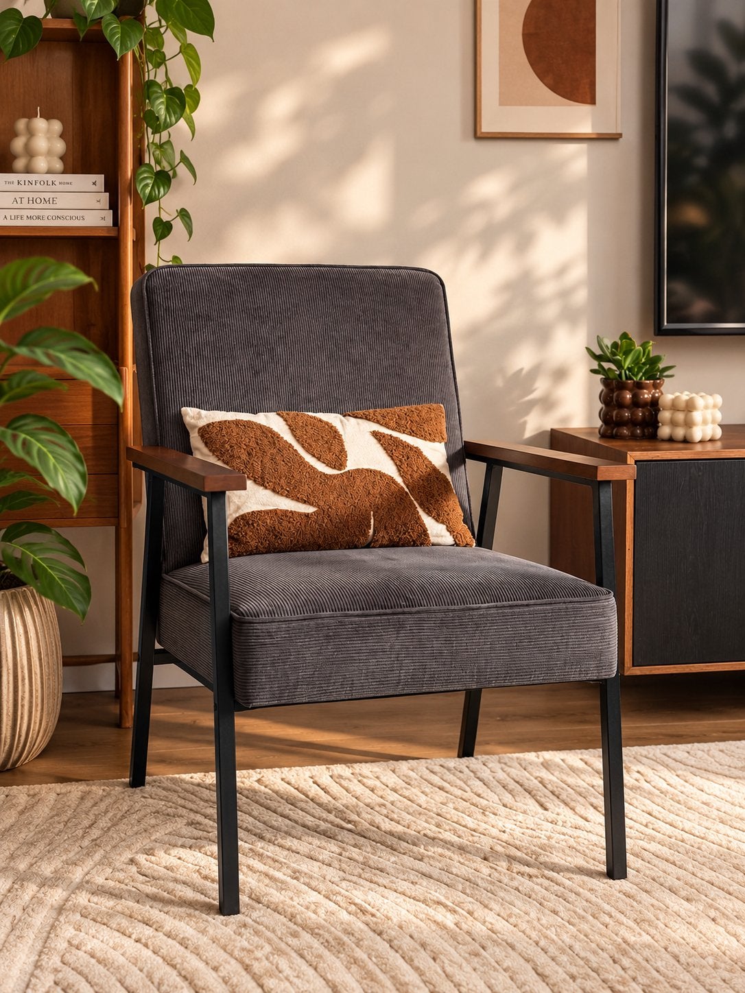 Vintage fauteuil met ribstof en houten armleuningen, Ophalen, Zo goed als nieuw, Hout, Eén