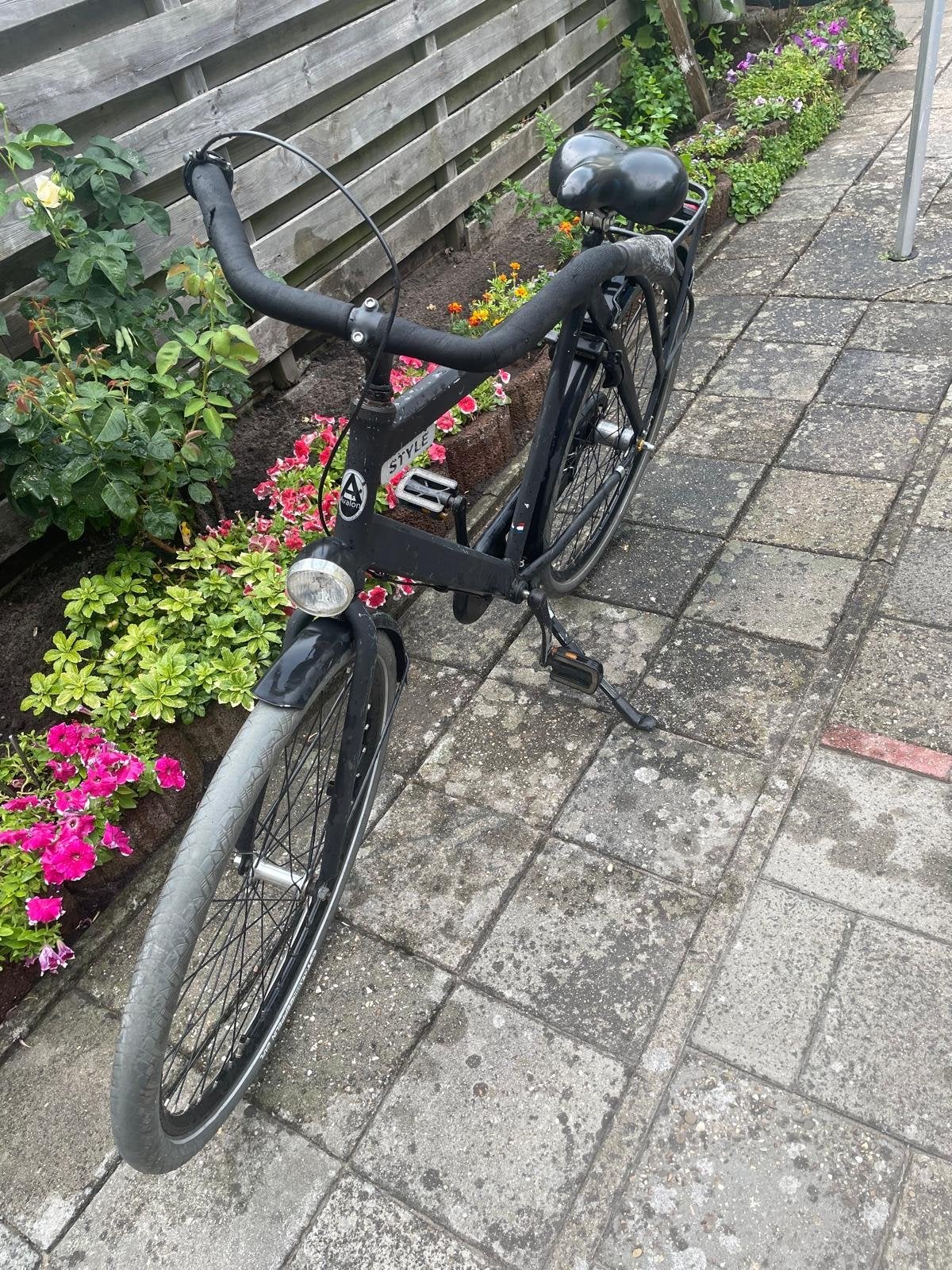 Zwarte Style fiets met versnellingen en bagagedrager, Fietsen en Brommers, Fietsen | Dames | Damesfietsen, Velgrem, Versnellingen