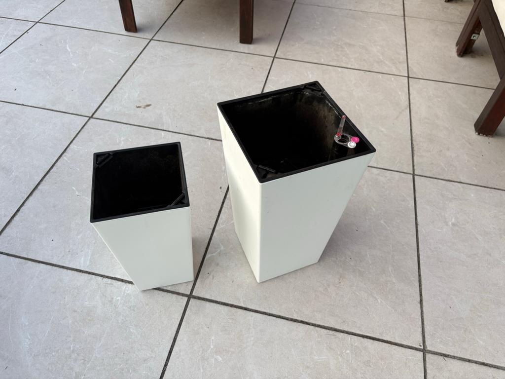 Witte Vierkante Kunststof Plantenbakken Binnen/Buiten, Ophalen, Kunststof, Gebruikt, Minder dan 60 cm