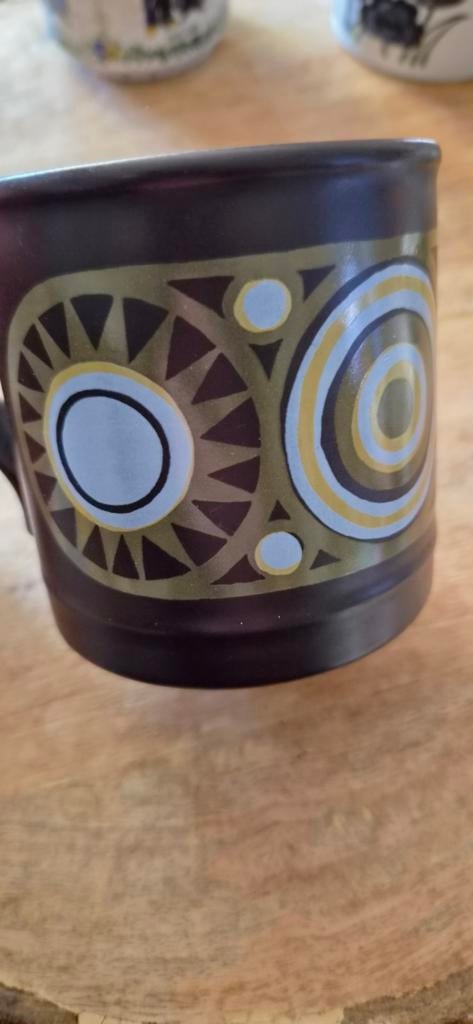 Vintage staffordshire Mok - Bruin met Geometrisch Patroon, Ophalen of Verzenden