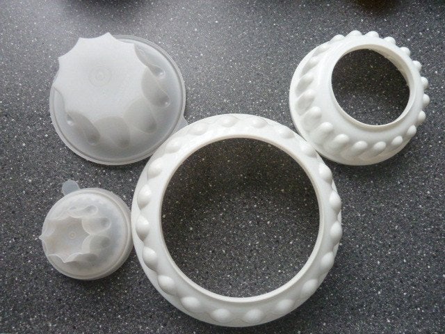 Tupperware Puddingvorm Vliegende Schotel - 5 delig, Ophalen of Verzenden, Gebruikt, Wit, Schaal