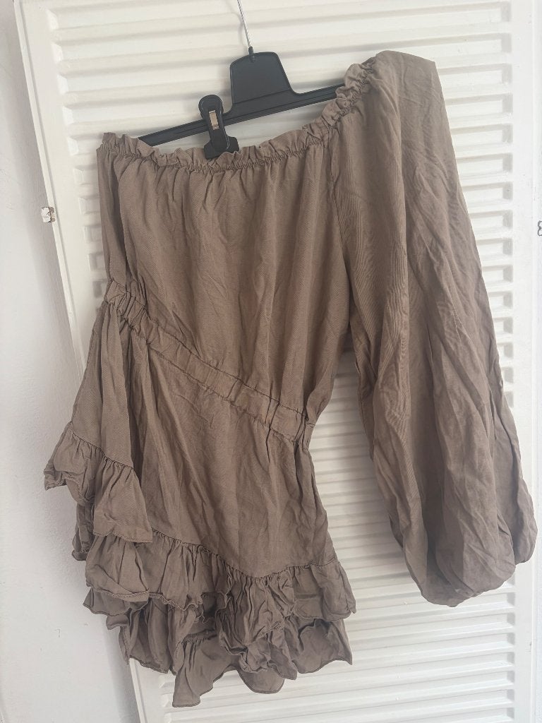 Dames jumpsuit maat M, Kleding | Dames, Jumpsuits, Ophalen of Verzenden, Zo goed als nieuw, Maat 38/40 (M), Beige