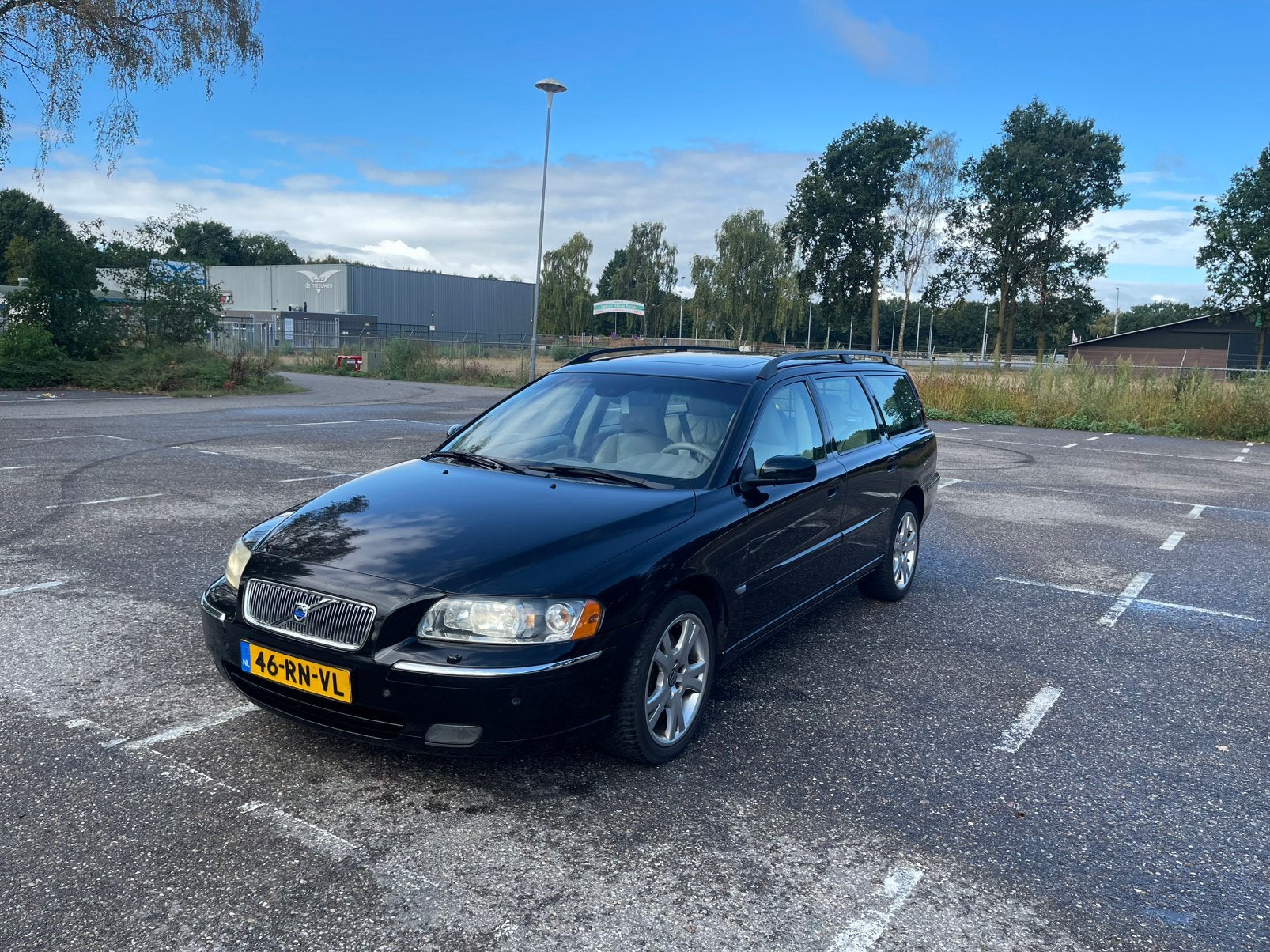 Volvo V70 2.5 T AUT VOL JAAR APK!!!, Auto's, Volvo, 1800 kg, Stationwagon, Particulier, 209 pk