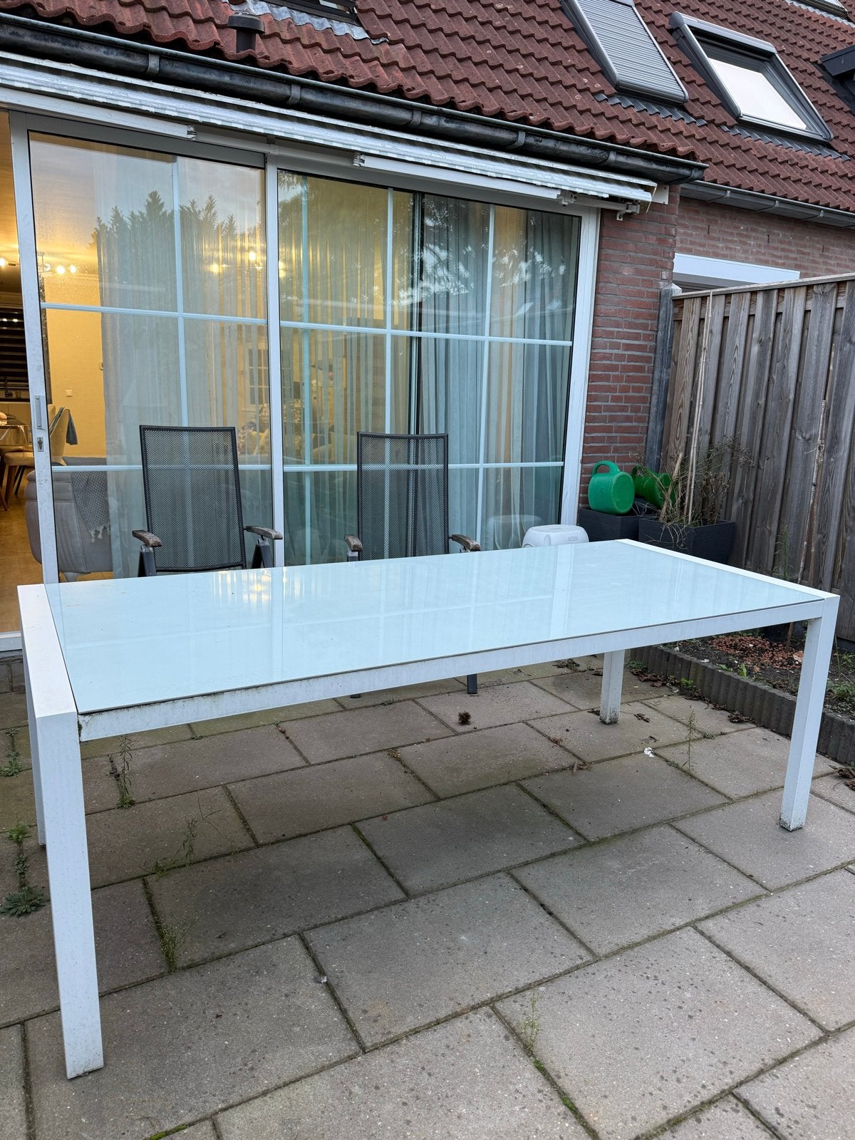 Witte tuintafel met glazen blad, Ophalen, Gebruikt, Rechthoekig, Metaal