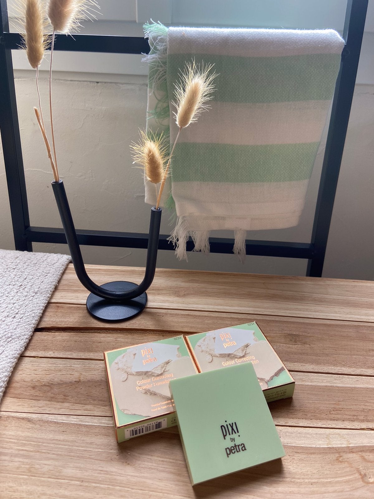 Pixi by Petra Colour Correcting Powder Foundation, Ophalen of Verzenden, Nieuw, Gehele gezicht, Make-up