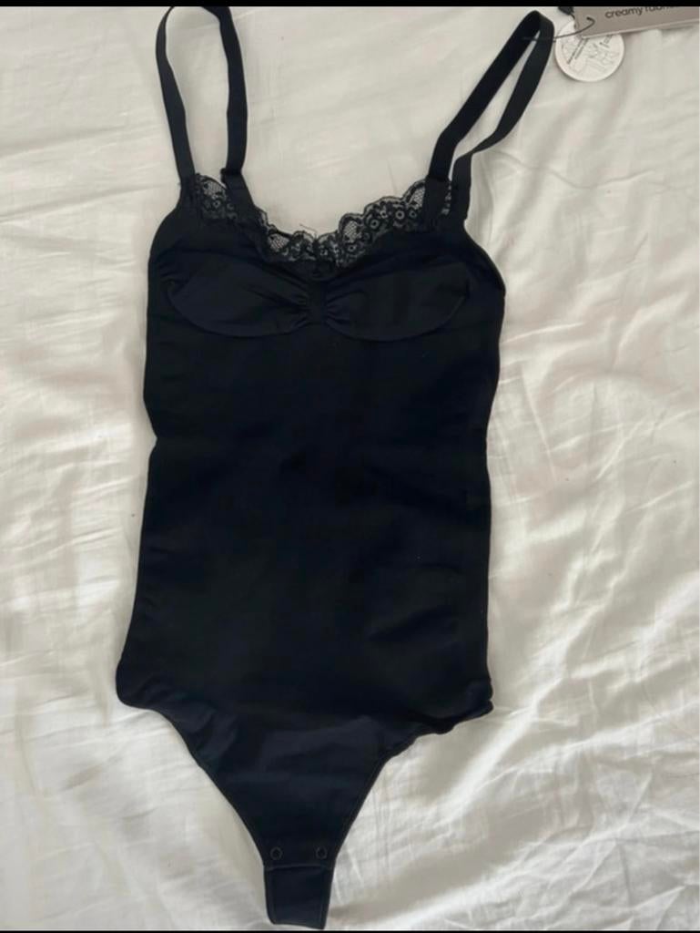Zwarte Cfab body met kant, Kleding | Dames, Ophalen of Verzenden, Zwart, Body of Korset