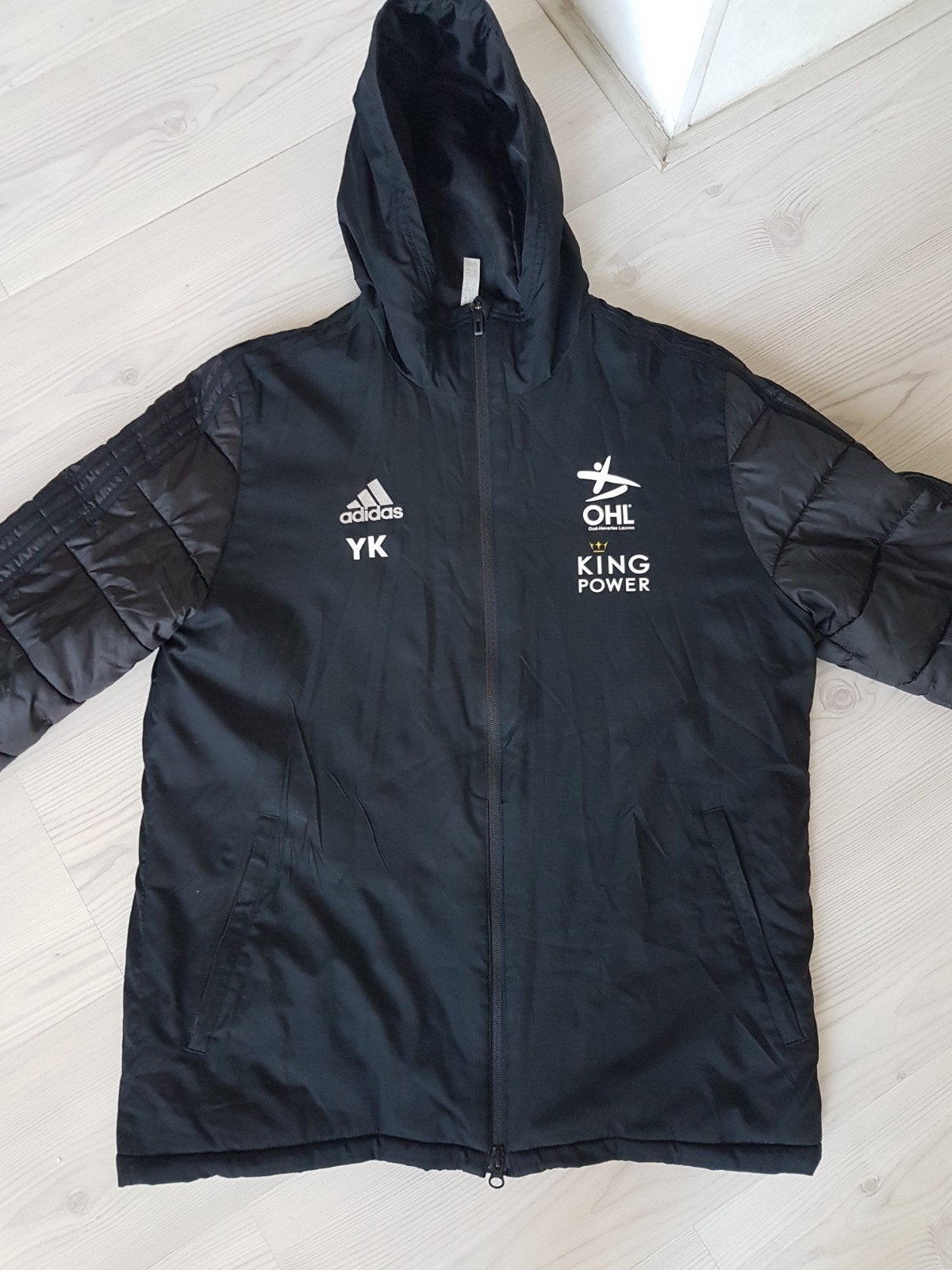 Adidas gewatteerde heren jas size medium, Ophalen of Verzenden, Zo goed als nieuw, Shirt