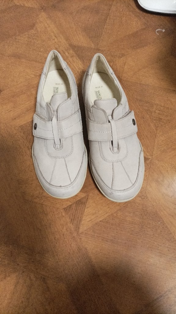 Waldlaufer klittenband leren schoenen maat 5/38, Waldlaufer, Beige, Ophalen of Verzenden, Sneakers of Gympen