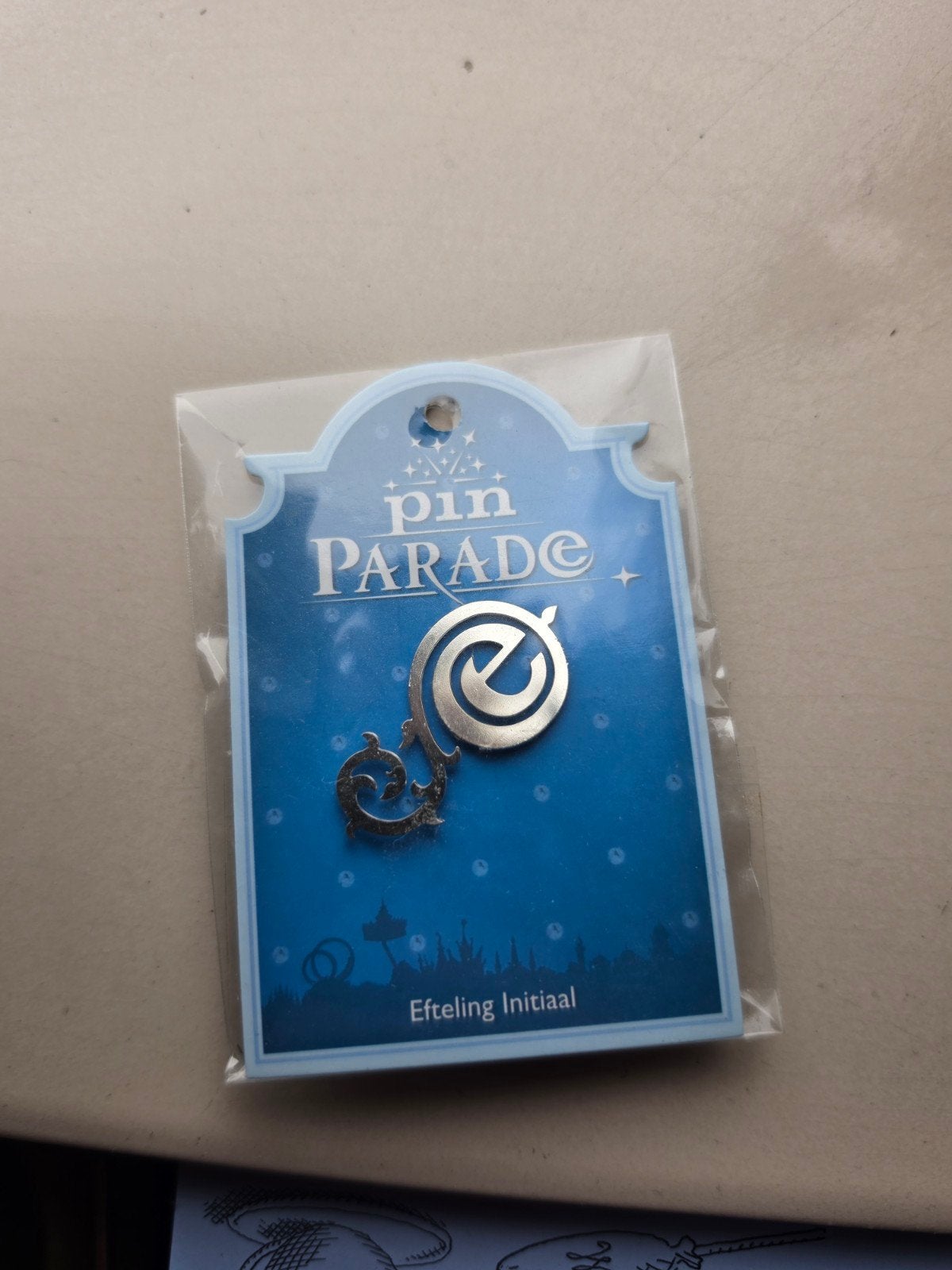 Efteling Pin Initiaal - Pin Parade, Verzenden, Nieuw, Button of Speldje