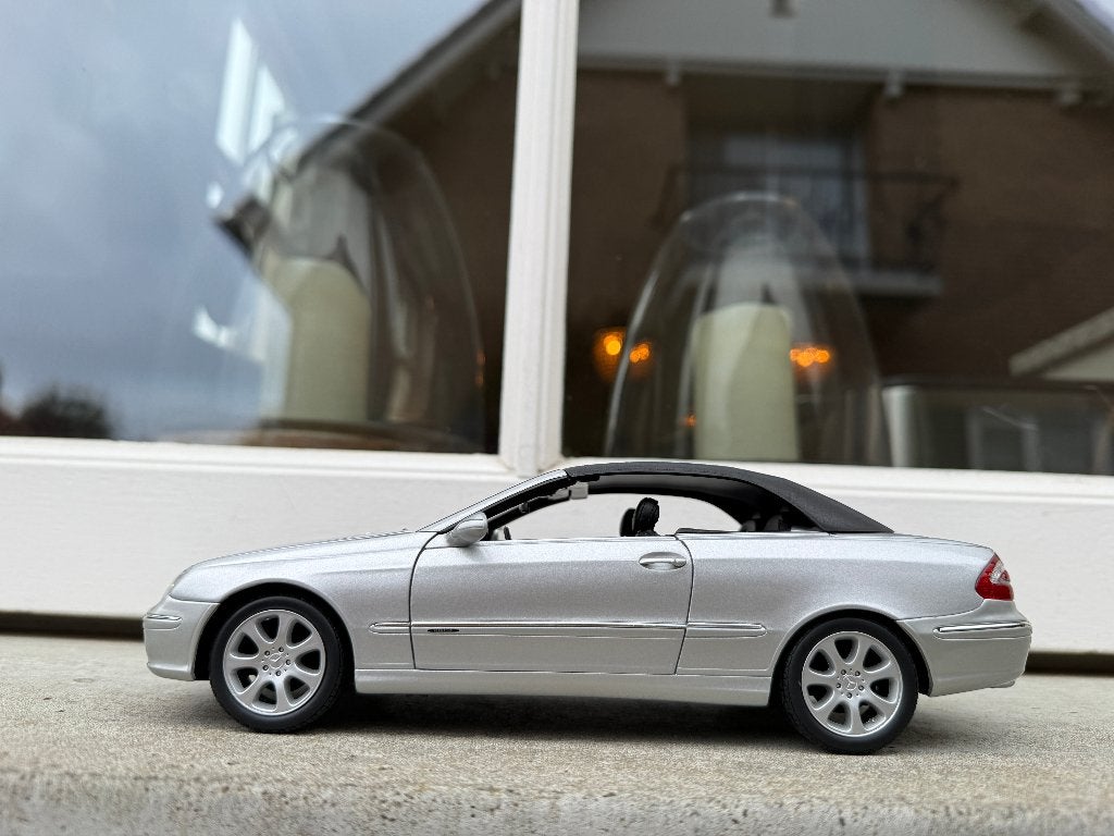 1:18 Mercedes CLK Cabrio CLK500 A209 zilver 2003 Kyosho, Kyosho, Auto, Ophalen of Verzenden, Zo goed als nieuw