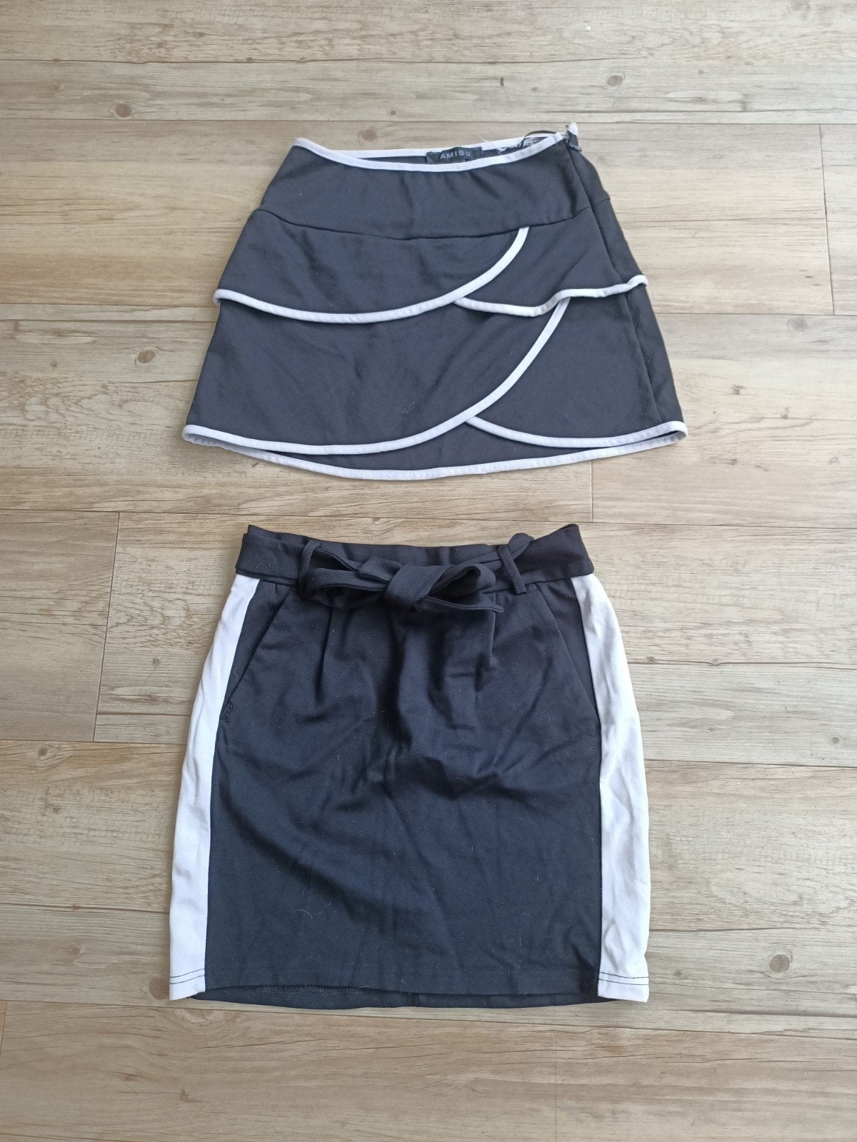 2 Zwart-witte rokken, maat 36 (S) - Amisu & Only zomerrokjes, Only, Zwart, Ophalen of Verzenden, Zo goed als nieuw