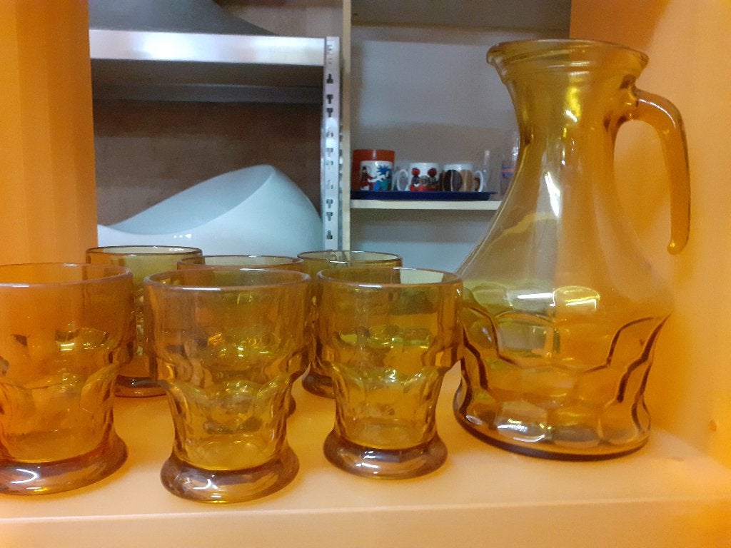 Kan met 6 glazen bruin glas jaren 70 design retro vintage, Huis en Inrichting, Gebruikt, Overige typen, ?, Glas