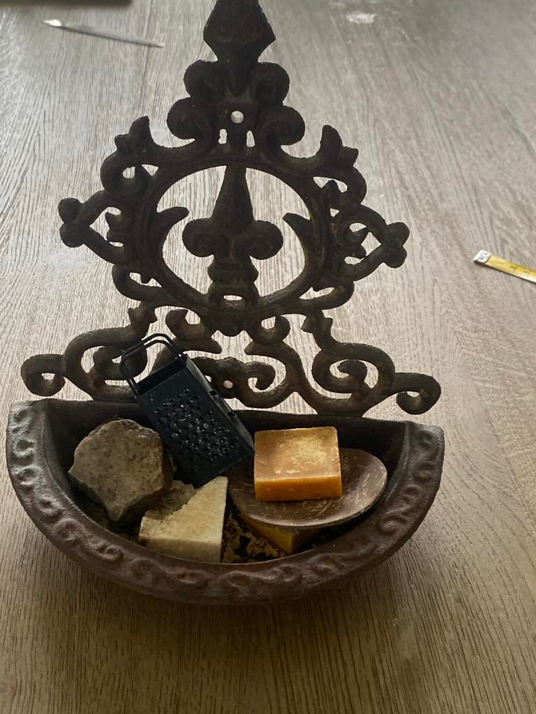 Decoratief oud ijzeren bakje met Fleur de Lis, Ophalen of Verzenden
