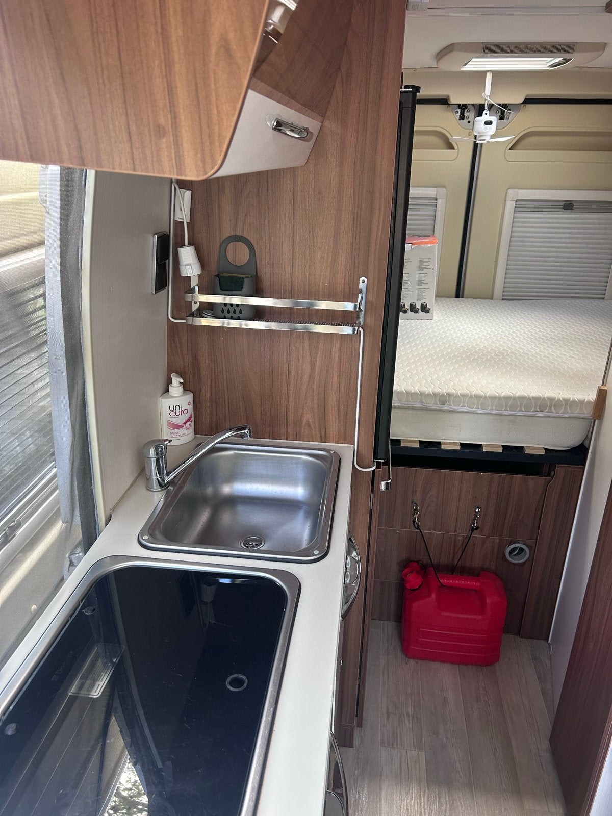 Foto 12 van Pilote V600G Buscamper - AUTOMAAT- Compact en Compleet