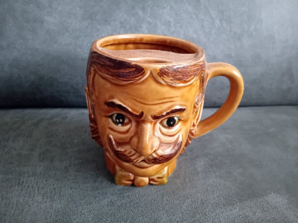 Vintage mok --- Man met snor ---- Made in Japan., Ophalen