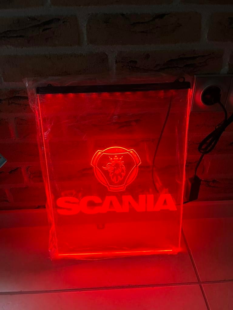 SCANIA logo LED lichtbord acryl rood 30x40 nieuw, Ophalen of Verzenden, Nieuw, Lichtbak of (neon) lamp