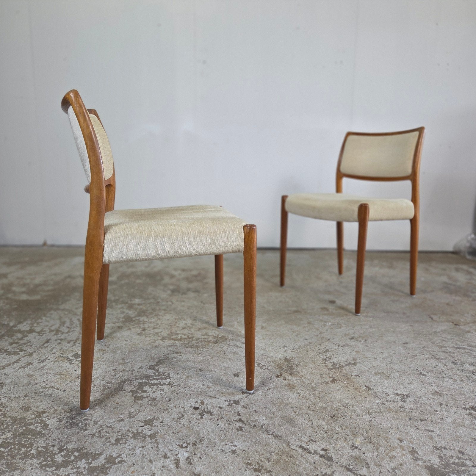 2x Niels Møller model 80, Deense eetkamerstoel teak jaren 60, Huis en Inrichting, Ophalen, Hout, Gebruikt, Overige kleuren