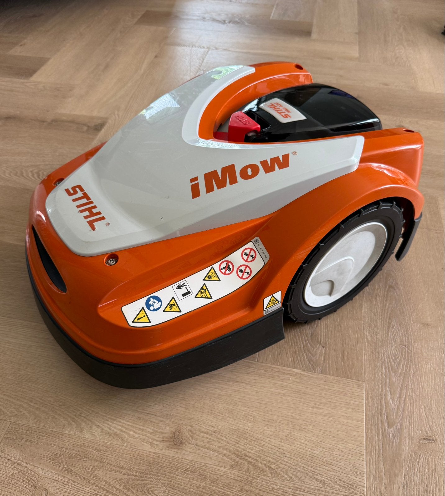 Stihl iMow RMI 422 Robotmaaier – (140 maaiuren!) - ZGAN, Ophalen, Zo goed als nieuw