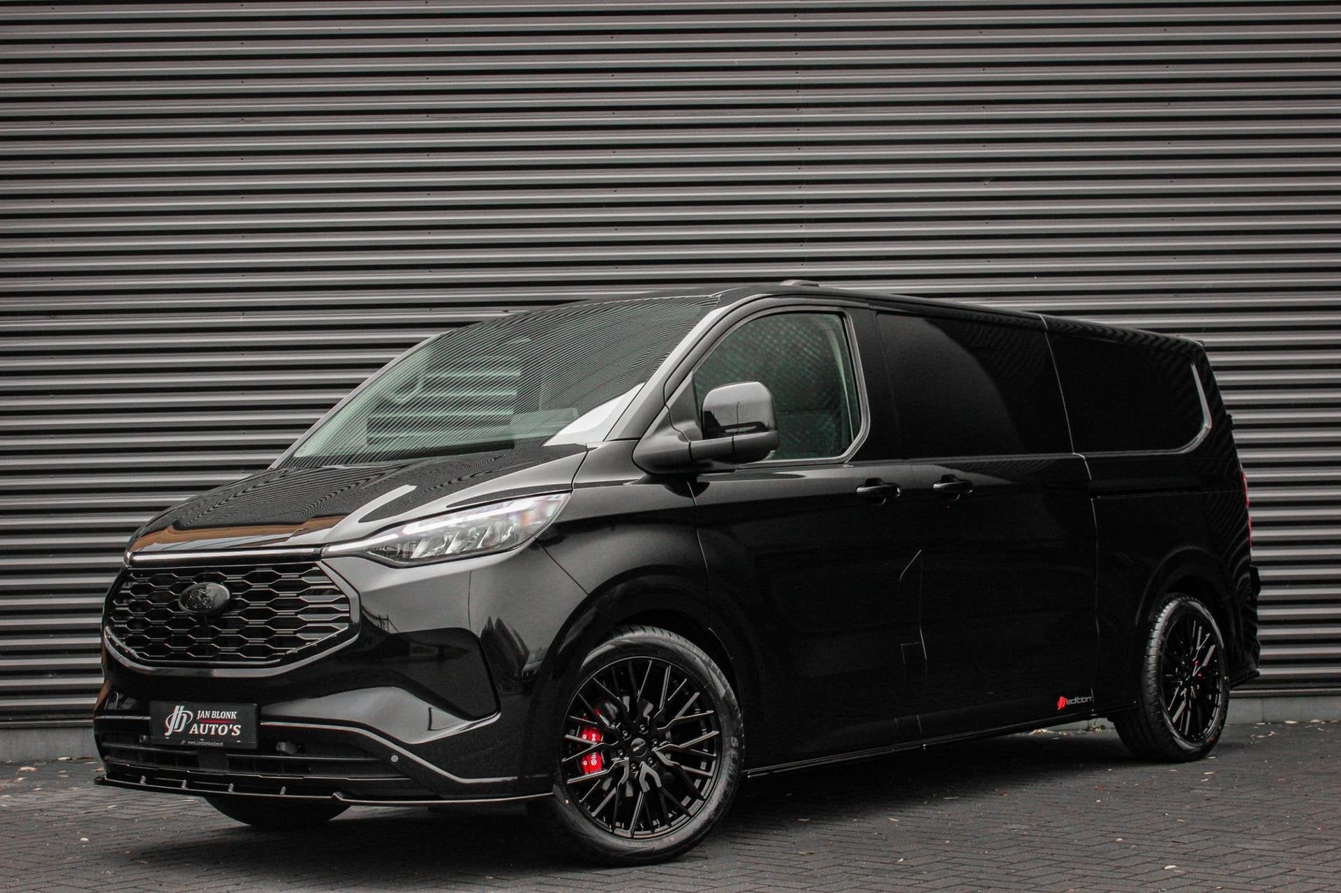 Ford Transit Custom 340 L2H1 Limited 71 kWh 218PK / JB- EDIT, Auto's, Dealer onderhouden, Zwart, 4 cilinders, Zwart