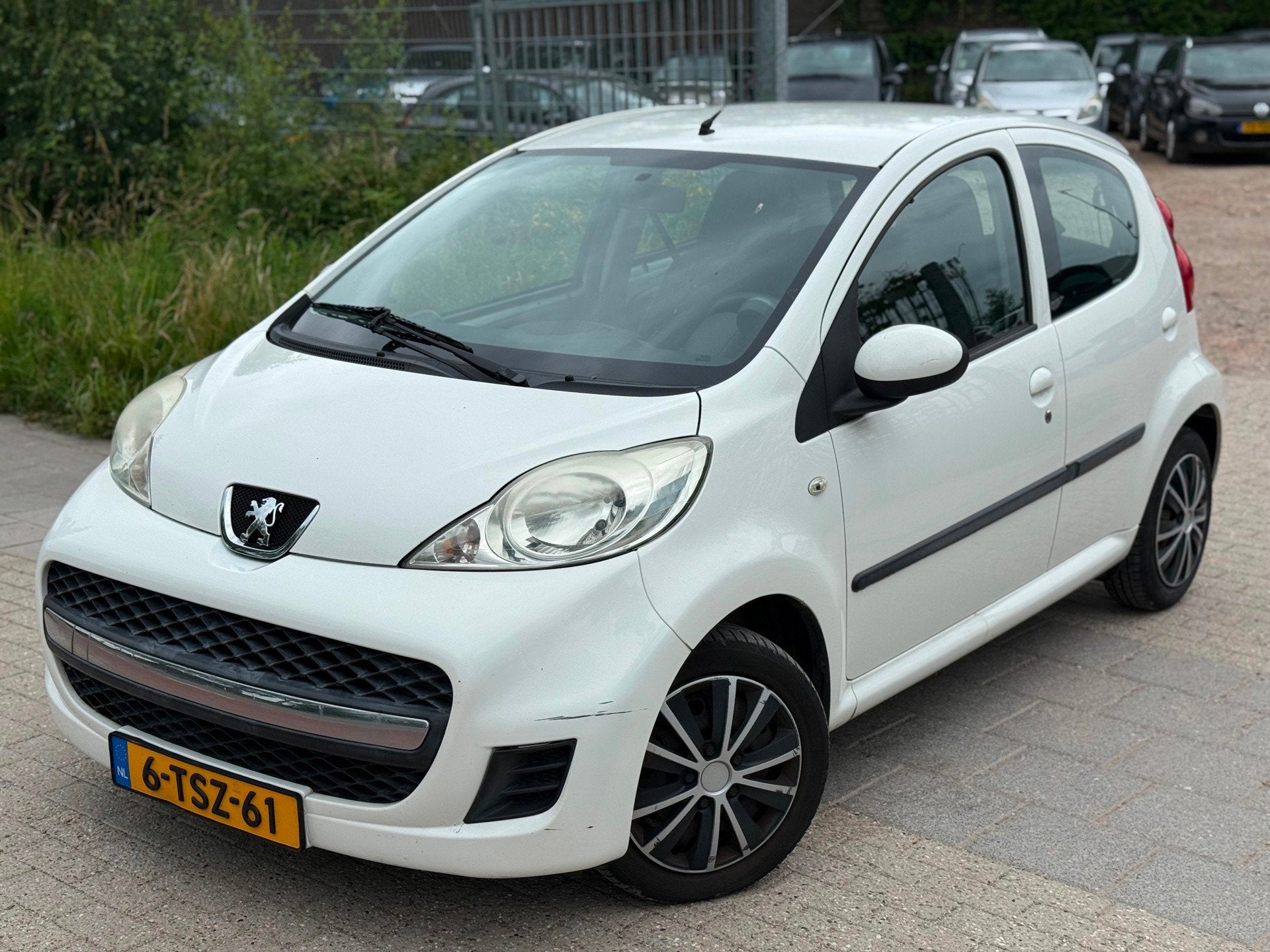 Peugeot 107 1.0-12V XS Urban Move, Voorwielaandrijving, Gebruikt, 4 stoelen, Bedrijf
