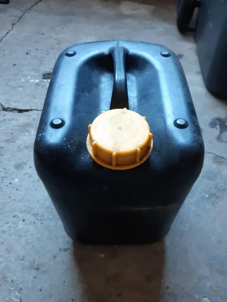 Jerrycan, Ophalen, Nieuw