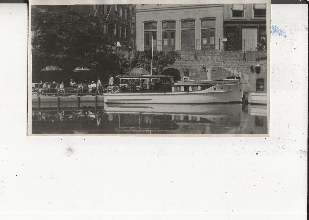 Utrecht Woonboot aan de kade Foto juli 1933, Ophalen of Verzenden, 1920 tot 1940, Ongelopen, Utrecht