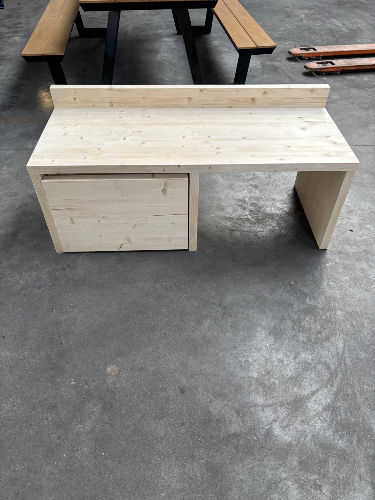 Speeltafel / kinderbureau, Ophalen of Verzenden, Zo goed als nieuw