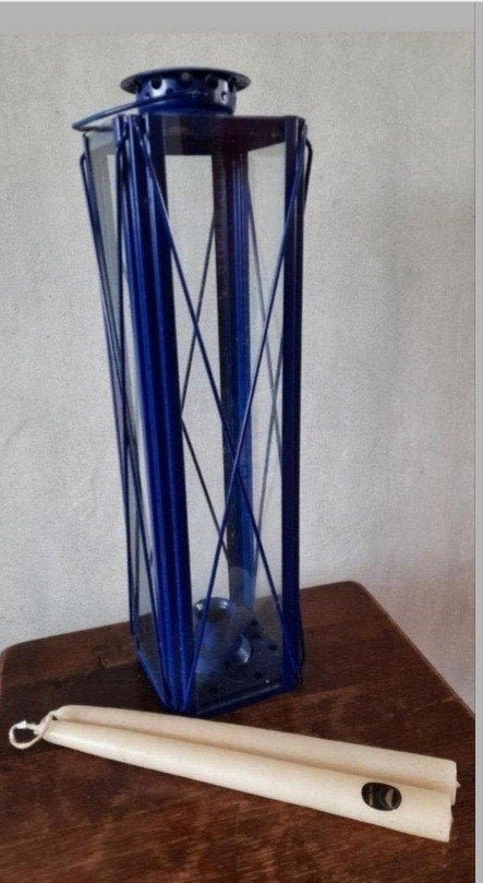 Blauw windlicht met twee kaarsen, Ophalen of Verzenden
