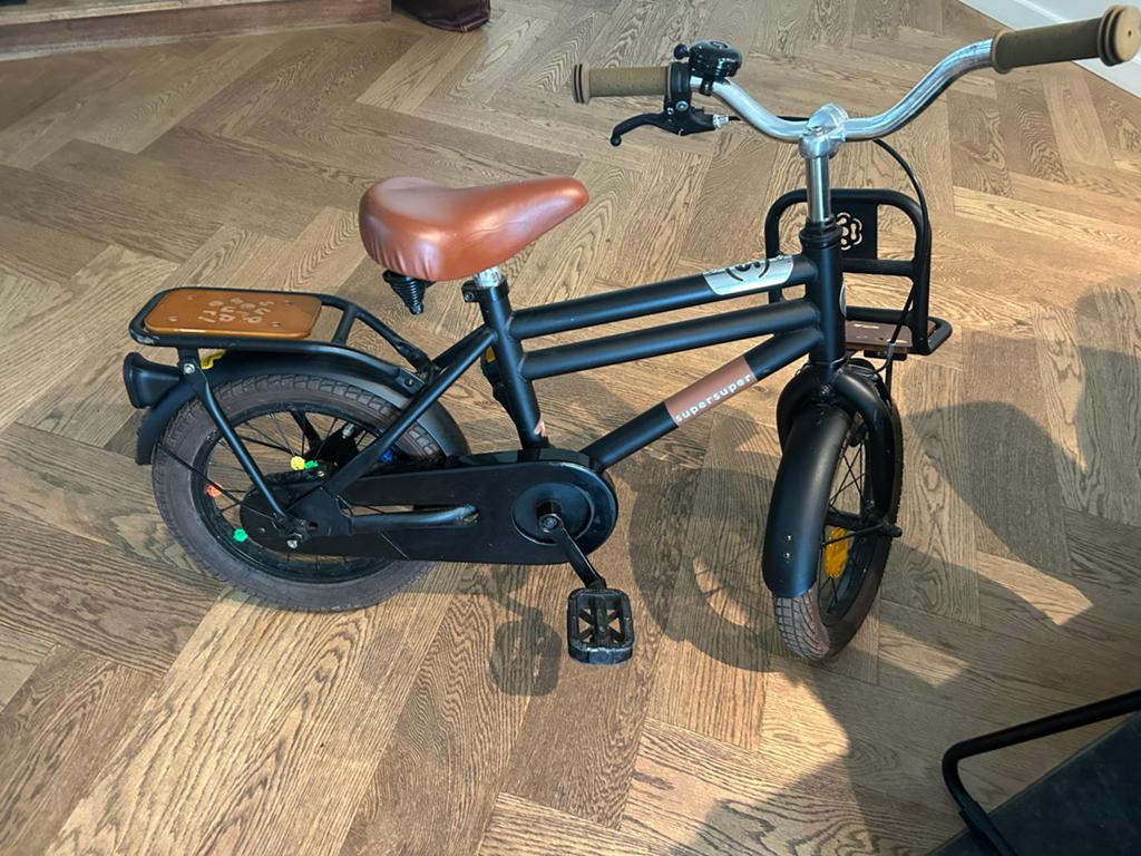 SuperSuper Cooper 14 inch kinderfiets zwart, Ophalen, Gebruikt, Terugtraprem, Minder dan 16 inch