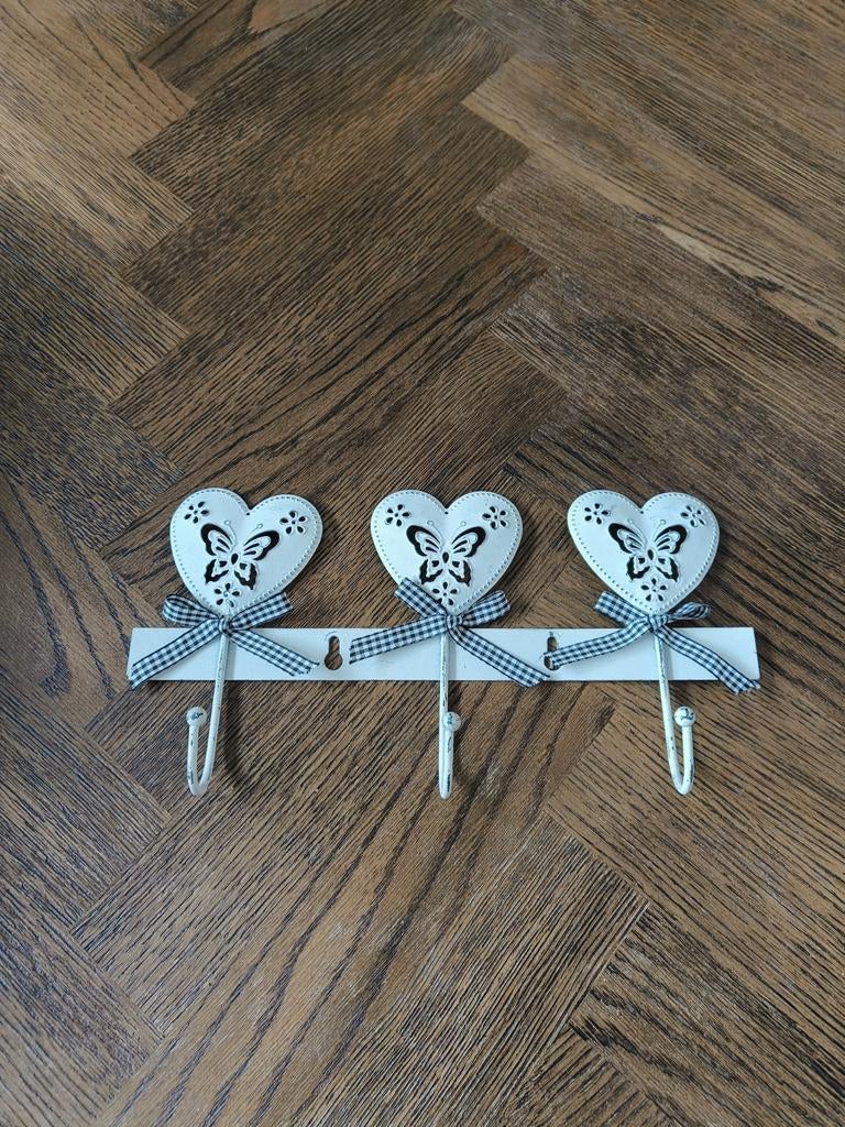 Witte kapstok met 3 haken en hartjes design, Gebruikt, Wandhaken, Ophalen of Verzenden, Minder dan 100 cm