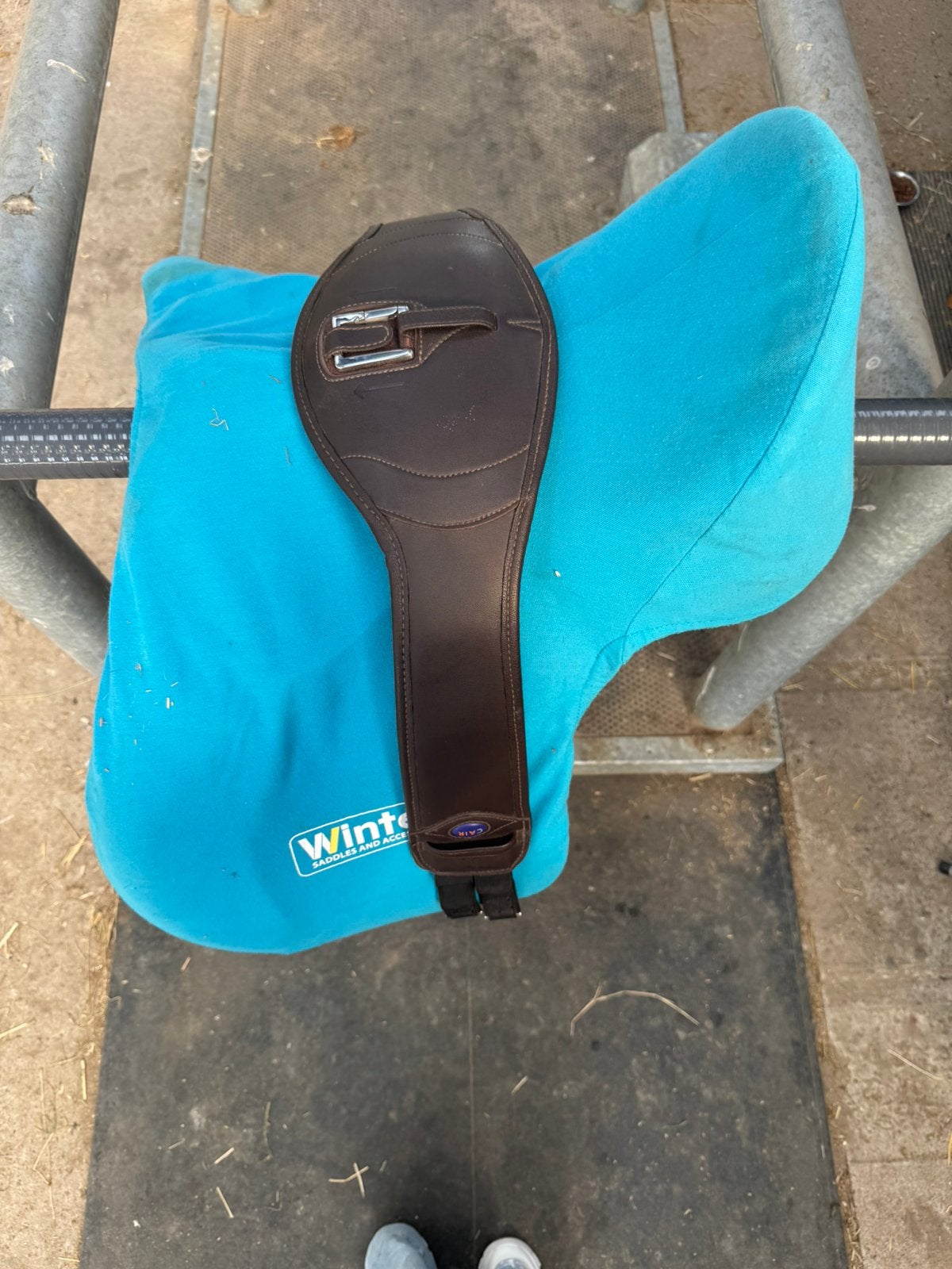 Wintec Hart 44cm/17,5inch bruin vzh incl cair singel 125cm, Dieren en Toebehoren, Ophalen, Zo goed als nieuw