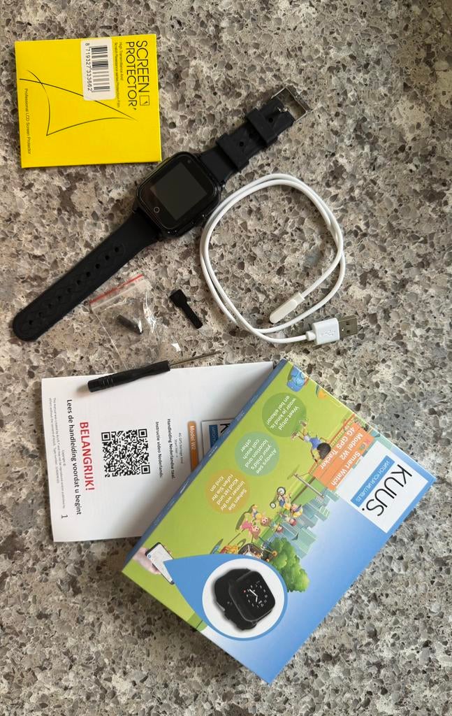 KUUS kinder smartwatch, 4G GPS tracker W2, Zwart, Nieuw, Ophalen of Verzenden, GPS