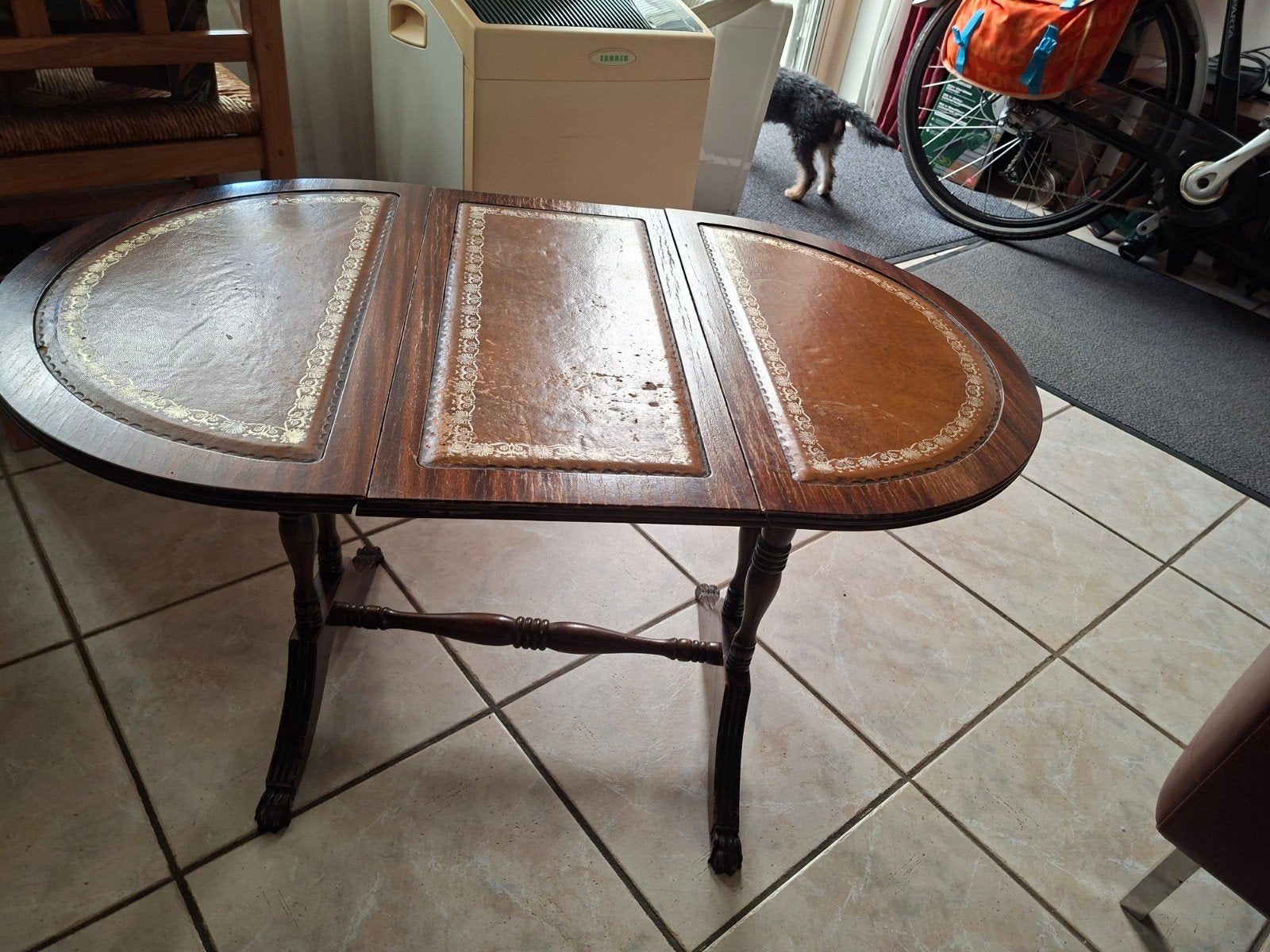 Vintage hangoor tafeltje jaren '60 met leer ingelegd, Ophalen of Verzenden
